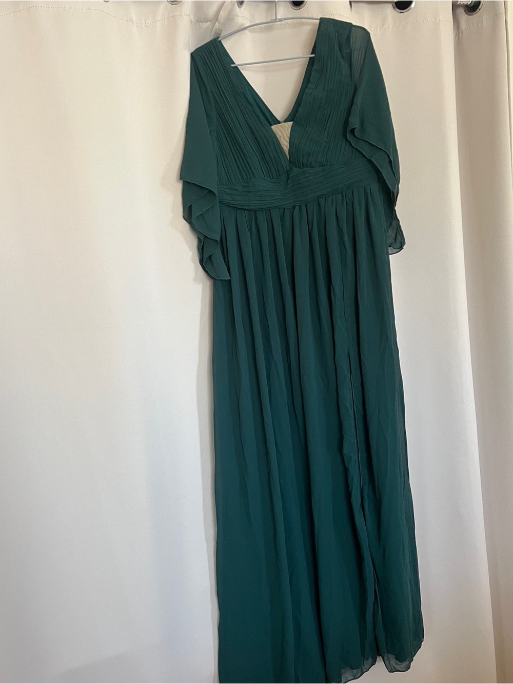 Flowing Deep Green V-Neck Maxi Dress